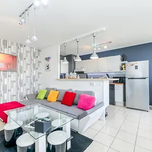 https://apt-2-chambres-terrasse-20m2.hotels-rhonealpes.com